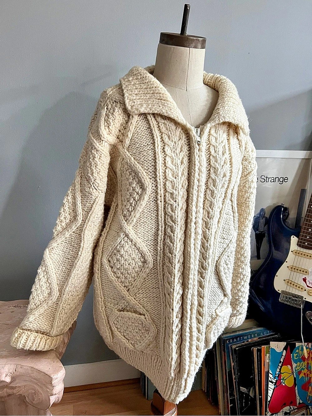 Handmade Alpaca Wool Zip-Up β Chunky Cable Knit Cream Cardigan. large